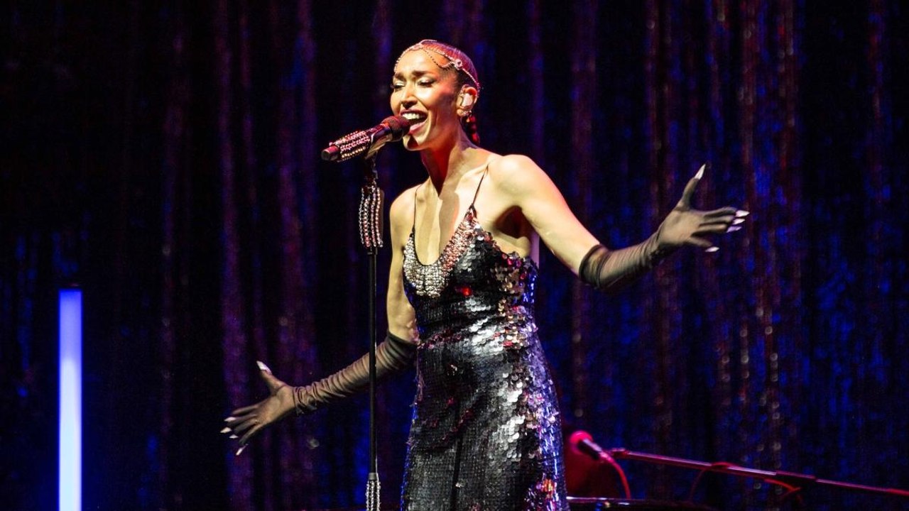 Nina Zilli, look anni Venti per il live al Parco della Musica col nuovo brano dedicato alla figlia