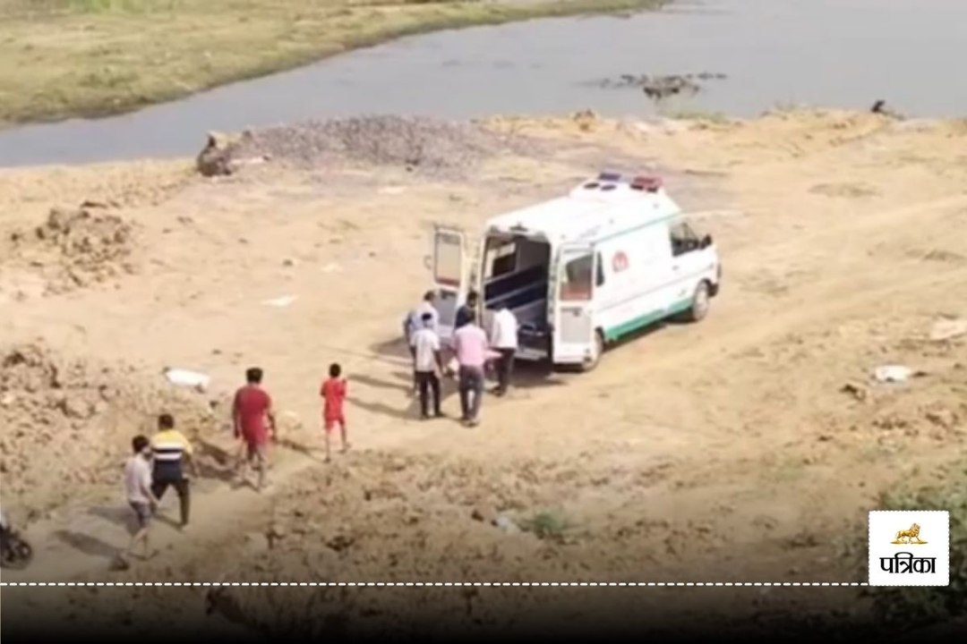 तैरने सिखाने ले ​गए पिता को बेटे ने ही डूबने ने बचाया