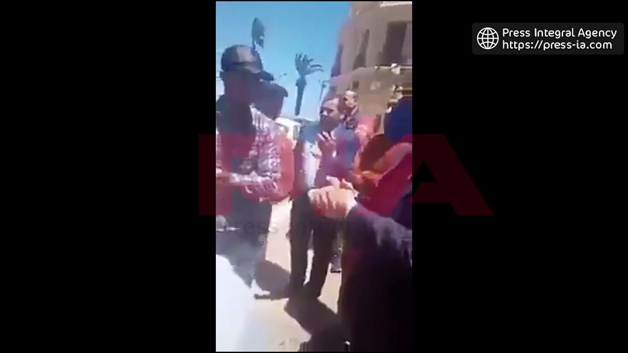 "Nous sommes dans un pays ennemi". C'est une déclaration du consul marocain à Oran adressée à la communauté marocaine, ce qui pousse l'Algérie à l'expulser de son territoire.