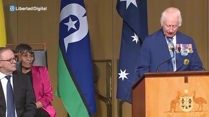 Carlos III ingresa en el hospital por "efectos secundarios" de su tratamiento