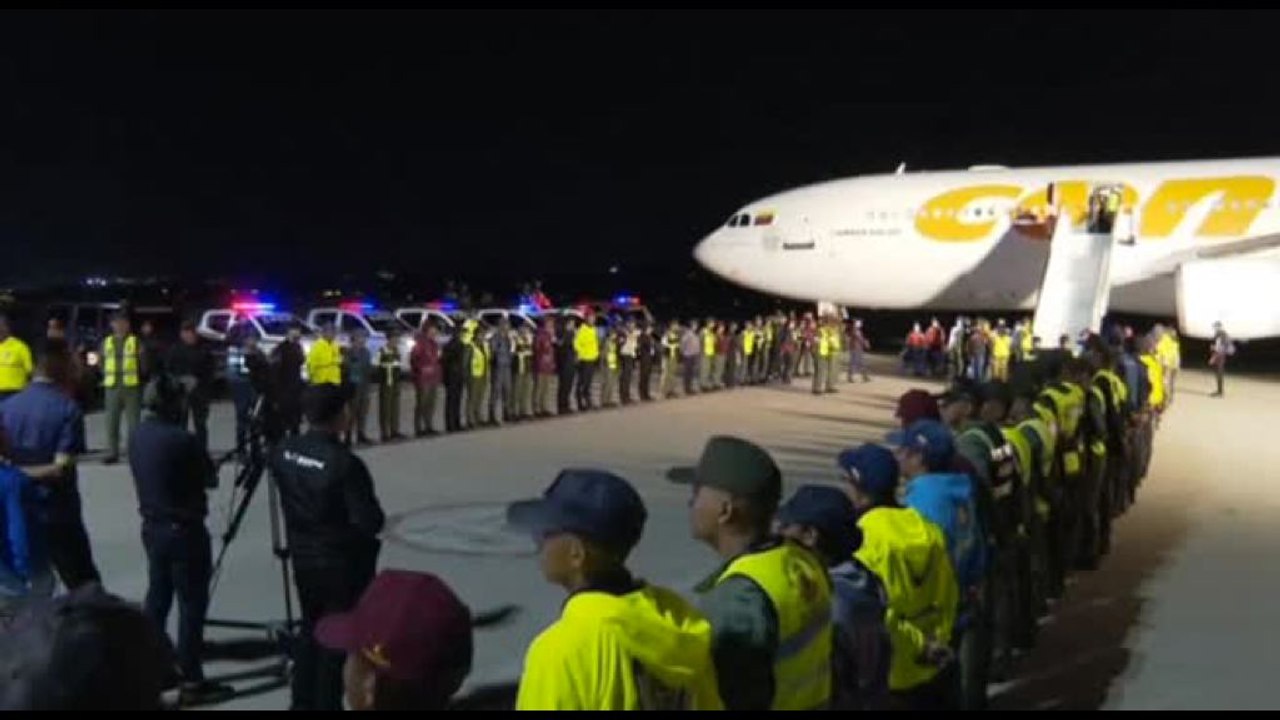 Un aereo con 178 migranti deportati dagli USA atterra in Venezuela