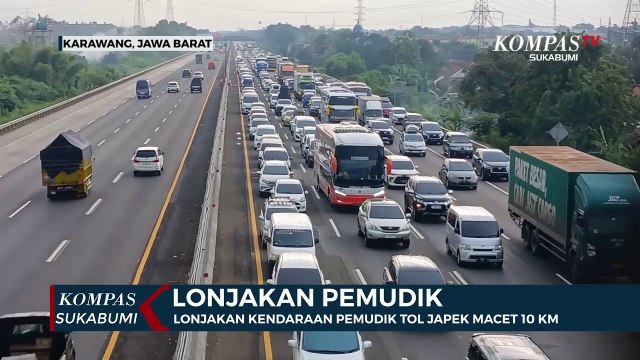 Lonjakan Kendaraan Pemudik Tol Japek Macet 10 Km