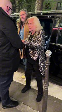EXCLU VOICI - Michel Polnareff sans lunettes dans Paris