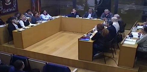 El PP de Godella sobre el homenaje al poeta Estellés: “hemos machacado los paneles y los hemos utilizado para rellenar los socavones"