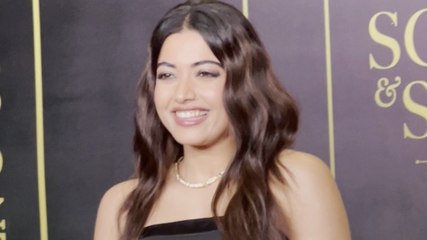 ऑल ब्लैक आउटफिट में दिखीं Rashmika Mandanna