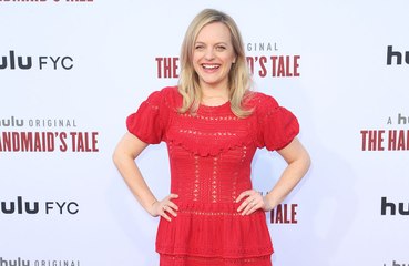 Elisabeth Moss revela que colega de equipe pediu seu figurino íntimo de 'The Handmaid's Tale'