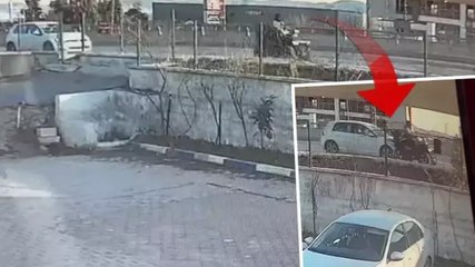 Kahramanmaraş’ta 3 aracın karıştığı feci kaza kameralara yansıdı