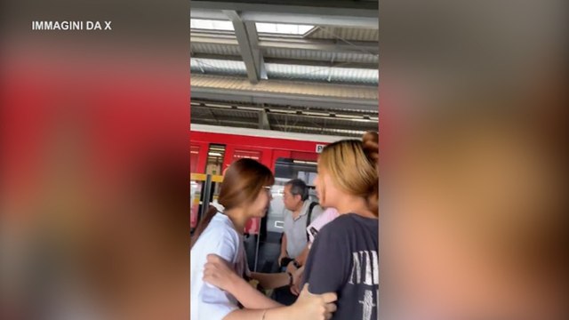 La scossa di terremoto in Thailandia nella stazione della metro: l'intero treno oscilla sui binari