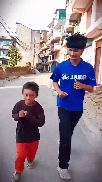 Small kid boxing