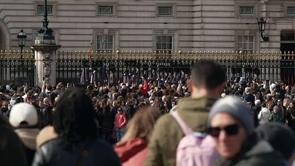 Well-wishers gather outside Palace following King's hospital