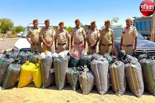 70 लाख रुपए डोडा एवं अफीम का दूध पकड़ा, तस्कर कारें छोड़ चाबी साथ ले गए