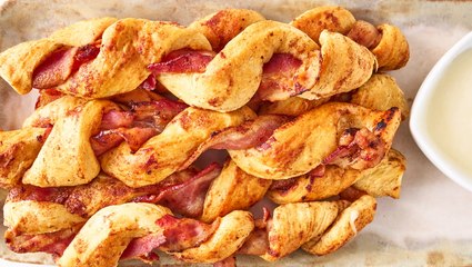 How to Make Cinnamon Roll Bacon Twists