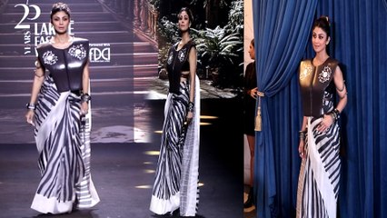 Lakme Fashion Week: Shilpa Shetty ने zebra print saree में Ramp पर बिखेरे जलवे ! FilmiBeat