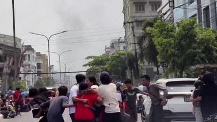 Decenas de muertos y desaparecidos tras un fuerte terremoto en el Sudeste Asiático