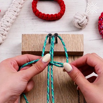 Craft your own cobra paracord survival bracelet DIY! 🌿🔗
