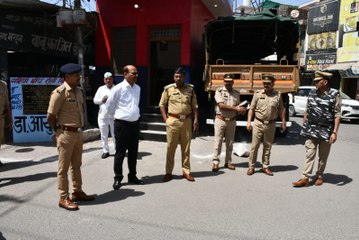 संगीनों के साये में हुई नमाज