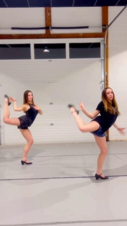 Revolving door Tate Mcrae Dance Trend