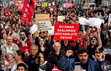 Anwalt von Imamoglu wieder frei – Proteste in der Türkei halten an