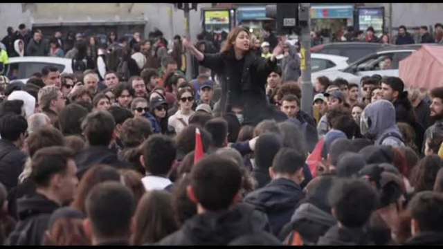 Dov'è mio figlio? , in Turchia paura per i giovani arrestati