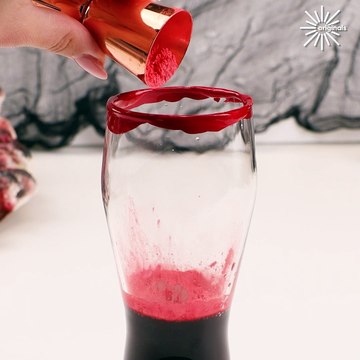 Make these spooky Halloween treats at home 🤤🎃