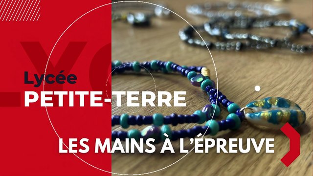 mains à l'épreuve colliers de perles CAPEPC