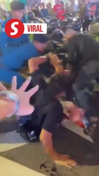 ‘Rambo’ traders clash with DBKL officers on Jln TAR