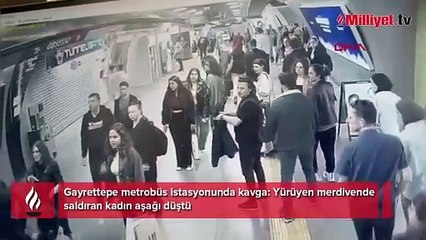 Metro istasyonunda kadınların laf atma kavgası: Yürüyen merdivende saldırdı, aşağı düştü