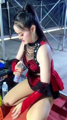 Facebook_1743205948095