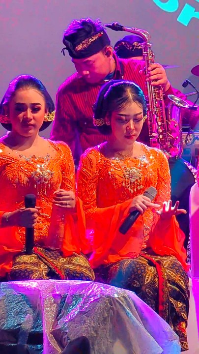 Tampak cantik auranya adem banget, kalo di lihat jadi pengen senyum