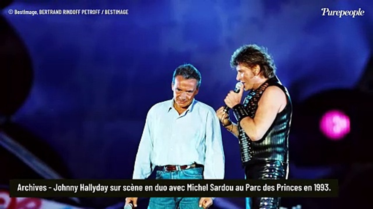 Michel Sardou se la coule douce dans sa villa "démesurée" de 600 mètres carrés dans le Var, protégée du reste du monde