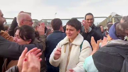 Şişli'deki İmamoğlu protestoları: Serbest bırakılan gençler aileleri ile kavuştu