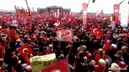 A Istanbul centinaia di migliaia in piazza per sindaco arrestato