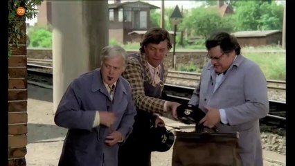 KLIP 1 med Olsen Banden i DSB tog og 2 klip i alt | Olsen Banden På Sporet | 1975 | TV2 CHARLIE