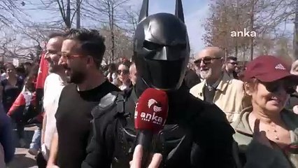 Maltepe Mitingi'ne Batman kostümüyle katıldı!