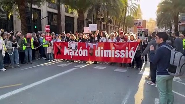 Momentos previos a la manifestación del 29 de marzo en València para pedir la dimisión de Carlos Mazón por su gestión de la DANA