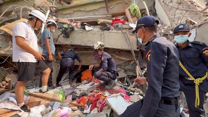Séisme en Birmanie: plus de 1.600 morts, les recherches de survivants se poursuivent
