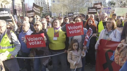 Manifestación contra el 'president', Carlos Mazón por la gestión de la dana, este sábado, en Valencia.