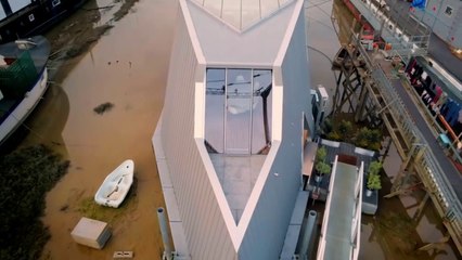 Grand Designs - S26E01 - Worthing 2025