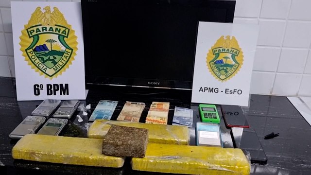 Pelotão de Choque apreende drogas, balanças de precisão e dinheiro em residência em Interlagos