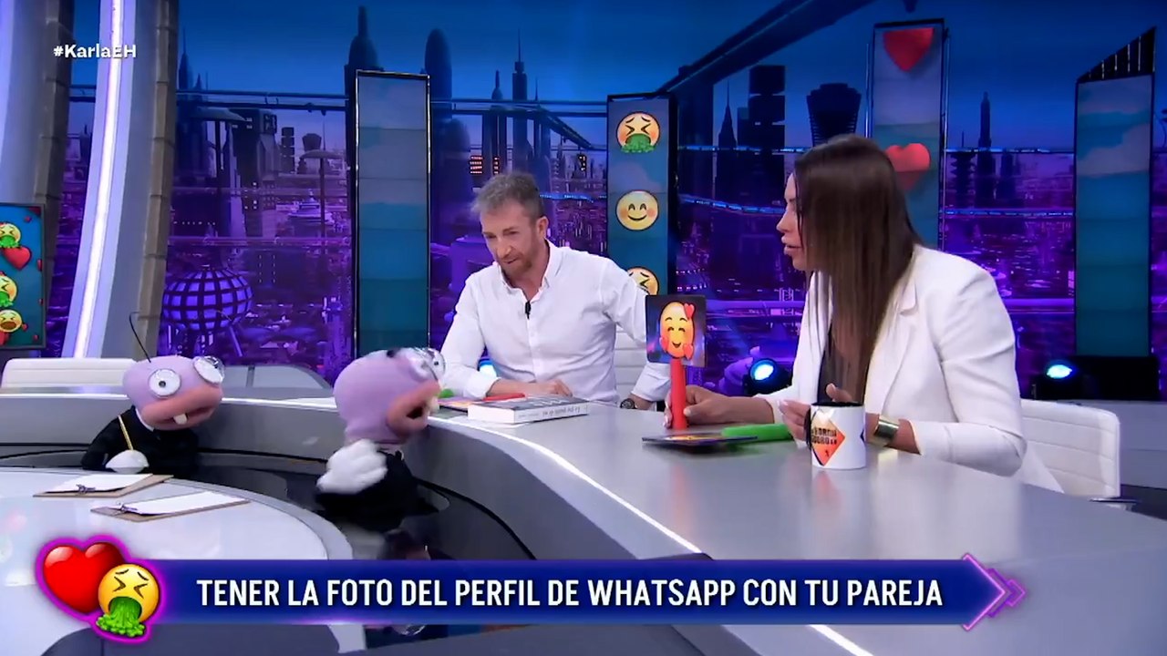 Karla Sofia Gascón juega a 'Romántico o grimoso' con Trancas y Barrancas