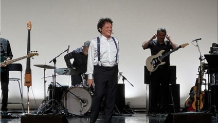 Massimo Ranieri al Teatro Comunale di Sassari: tre ore di show da mattatore e pubblico in estasi