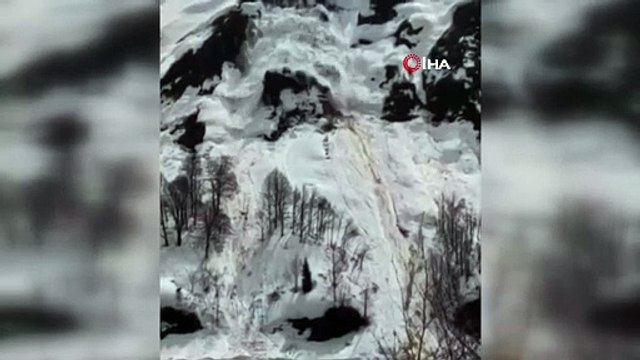 Artvin’de çığ düşme anı kameraya yansıdı