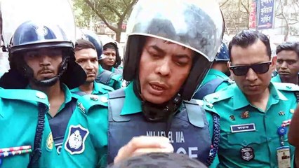 টিএনজেড গ্রুপের শ্রমিক কর্মচারীদের মিছিলে পুলিশের বাঁধা শেষে ব্রিফিং