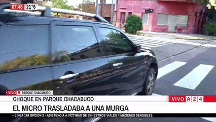 🚨 ACCIDENTE EN PARQUE CHACABUCO: CONDUCTOR DE MICRO PERDIÓ EL CONTROL Y CHOCÓ