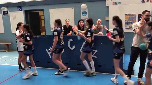 Remerciements de fin de rencontre, Joueuses, arbitre, table de marque;