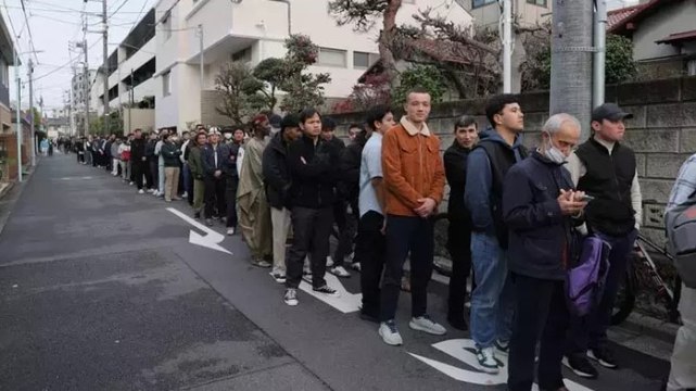 Japonya’da bayram namazı, yoğun katılım nedeniyle 3 kez kılındı
