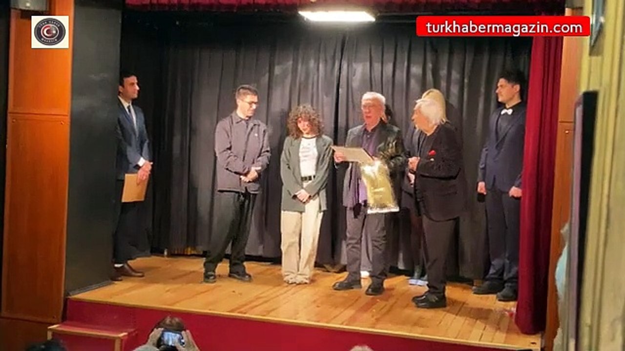 Usta oyuncu Şener Şen, İsmail Dümbül’lü Ödülü’nü aldı! Türk Haber Magazin’e konuştu