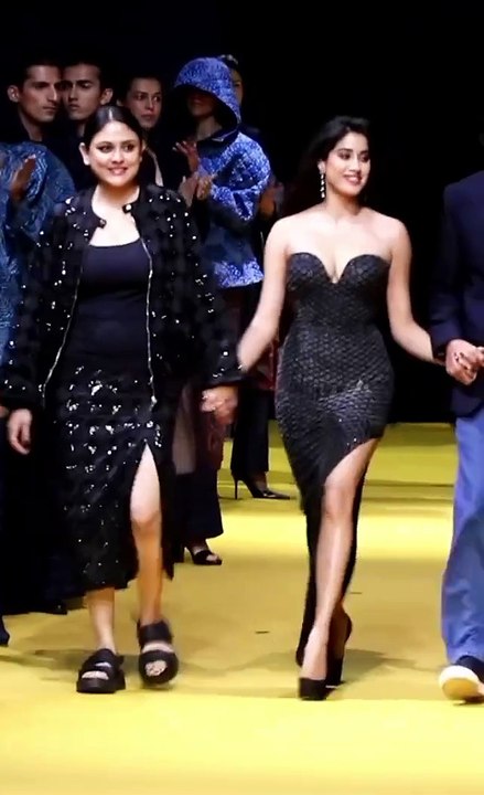 Jahnvi Kapoor On Ramp For Atelier Nexa Presents Afew Rahul Mishra Collection LFW 2025#jhanvikapoor
