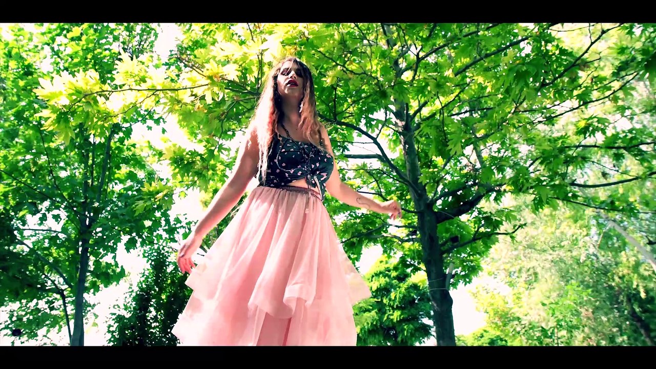 Leyla BG - Ellerim Bomboş