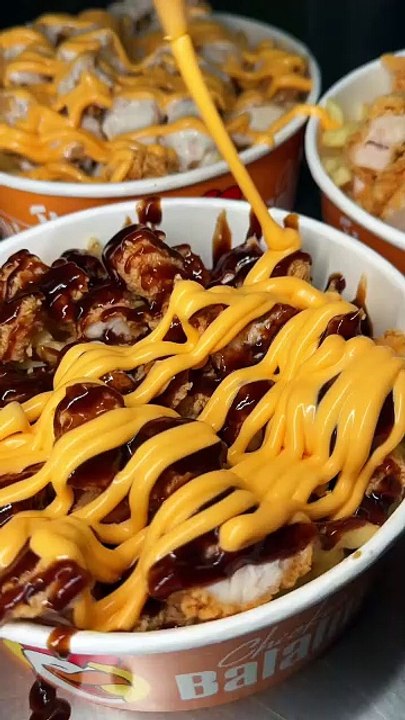 Follow for more ASMR videos🌮🍟 Credits: @chickenbalalm #mukbang #asmr #fastfood #asmreating